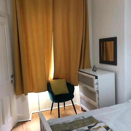 אדינבורו Lovely 2 Bedroom Apartment Close To City Centre מראה חיצוני תמונה